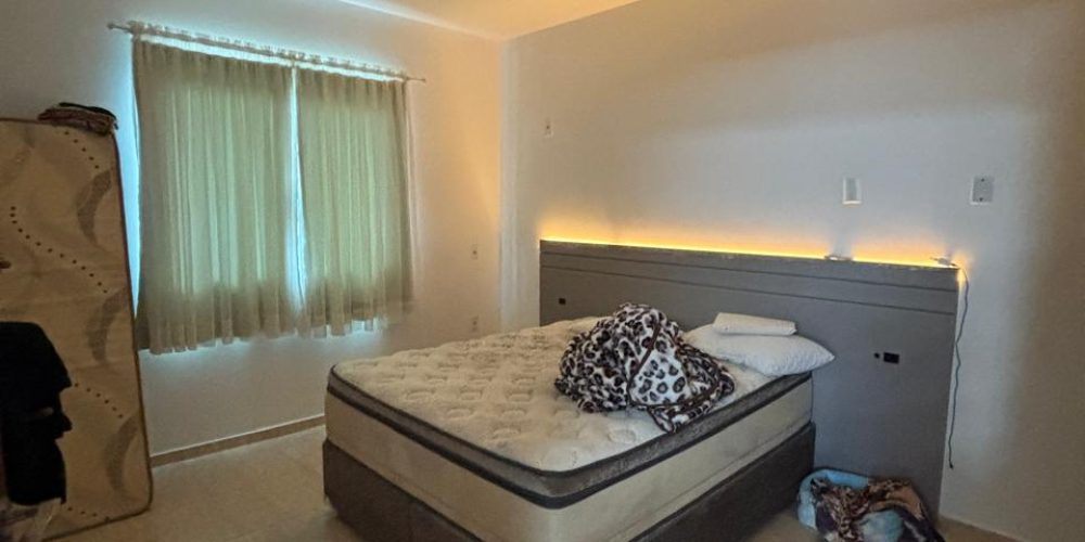 Casa do Casagrande na Palhocinha com 148m² de contrução com 211m² terreno e 3 quartos sendo 1 suíte. 3 banheiros + salão de festas (12)