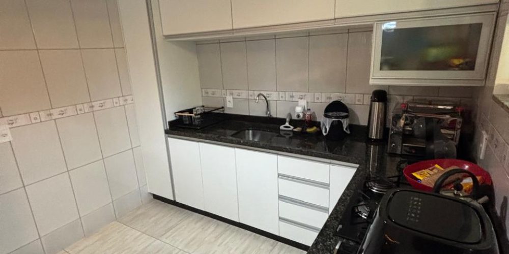 Casa do Casagrande na Palhocinha com 148m² de contrução com 211m² terreno e 3 quartos sendo 1 suíte. 3 banheiros + salão de festas (16)