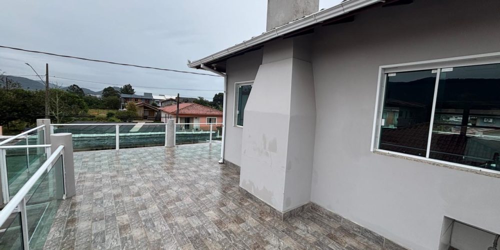 Casa do Casagrande na Palhocinha com 148m² de contrução com 211m² terreno e 3 quartos sendo 1 suíte. 3 banheiros + salão de festas (2)