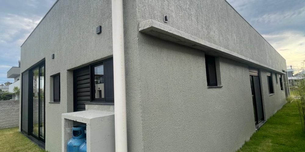 casa do César no Cond. Rosa Internacional 194m² por $ 2.390 (17)