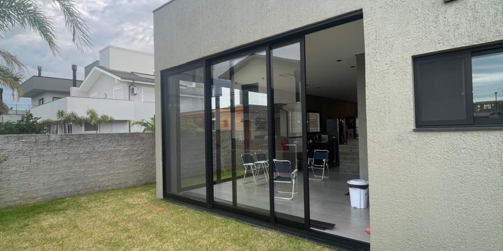 casa do César no Cond. Rosa Internacional 194m² por $ 2.390 (18)