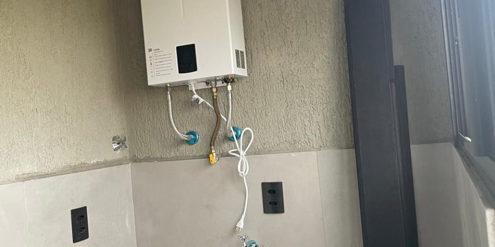 casa do César no Cond. Rosa Internacional 194m² por $ 2.390 (5)